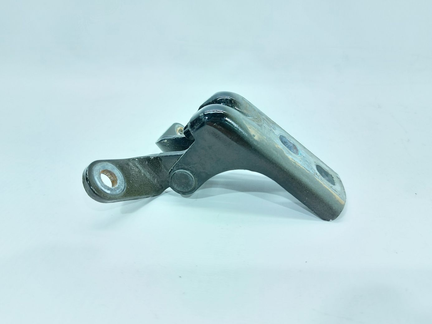 Volt. Петля дверей передньої лівої/правої нижня Chevrolet Volt 2011-2015 20992731 Chevrolet Volt Volt. Петля дверей передньої лівої/правої нижня Chevrolet Volt 2011-2015 20992731 Chevrolet Volt