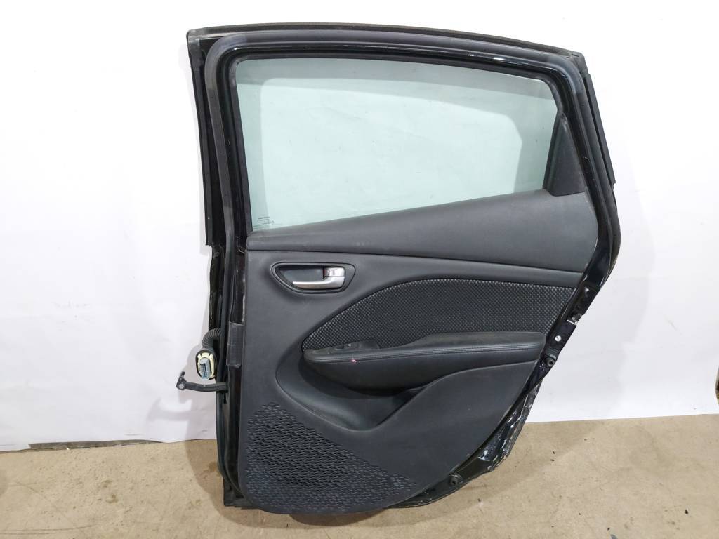 Dart Дверь задняя правая Dodge Dart 2013-2019 68158726AD Dodge Dart 23