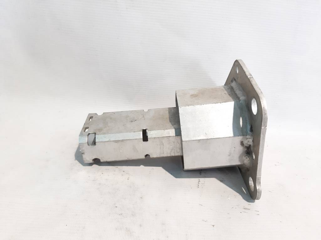 Dart Кронштейн усилителя переднего левый Dodge Dart 2014-2016 68187811AB Dodge Dart 2