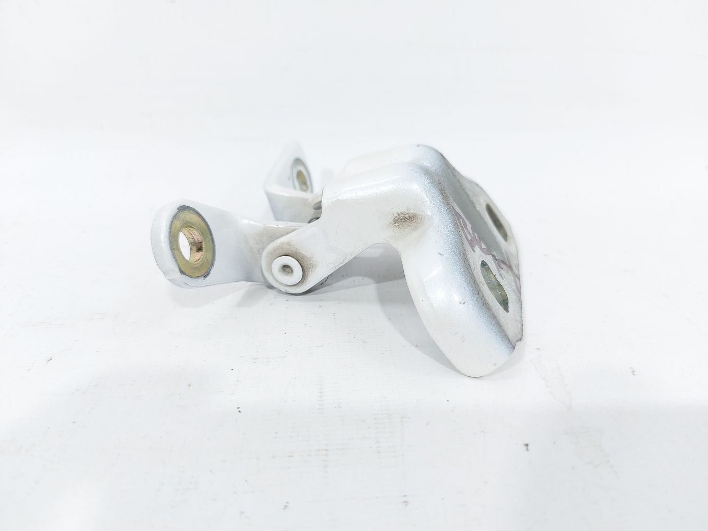 Volt Петля двері задньої правої нижня Chevrolet Volt 2011-2019 13501716 Chevrolet Volt 2