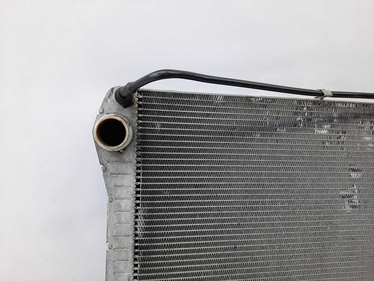 5 series Радіатор системи охолодження (пробитий) BMW 5 series 2011 17118669005 BMW 5 series 8