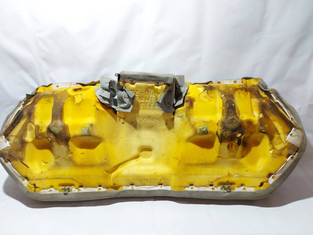 Insight Нижняя часть сидений заднего ряда Honda Insight 2010-2011 82131-TM8-A01ZB Honda Insight 4