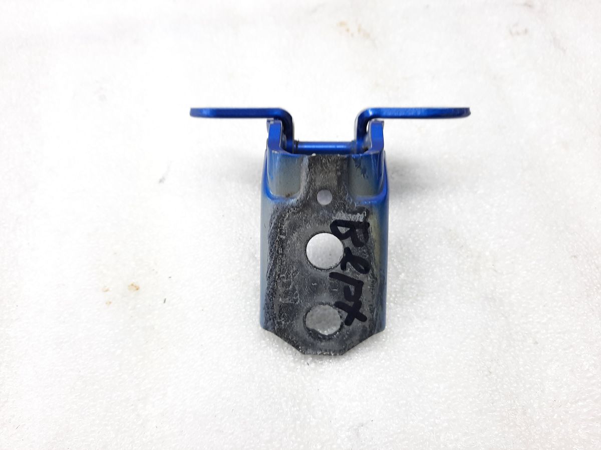 Versa Петля дверей передньої лівої верх/низ Nissan Versa 2012-2019 824201KA0A Nissan Versa 14