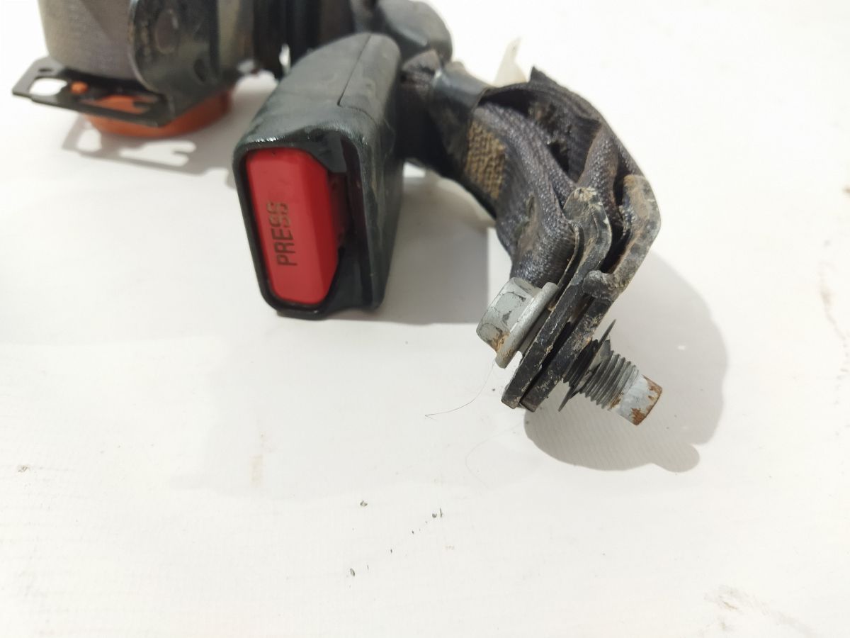 Forester Ремінь безпеки центральний задній Subaru Forester 2014-2018 64680SG021VH Subaru Forester 2