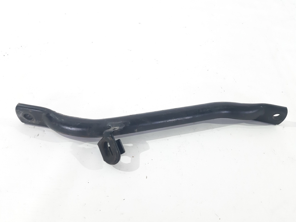 R 1200 r. Шток правий BMW R1200 R 2011-2014 46517706042 BMW R1200 R