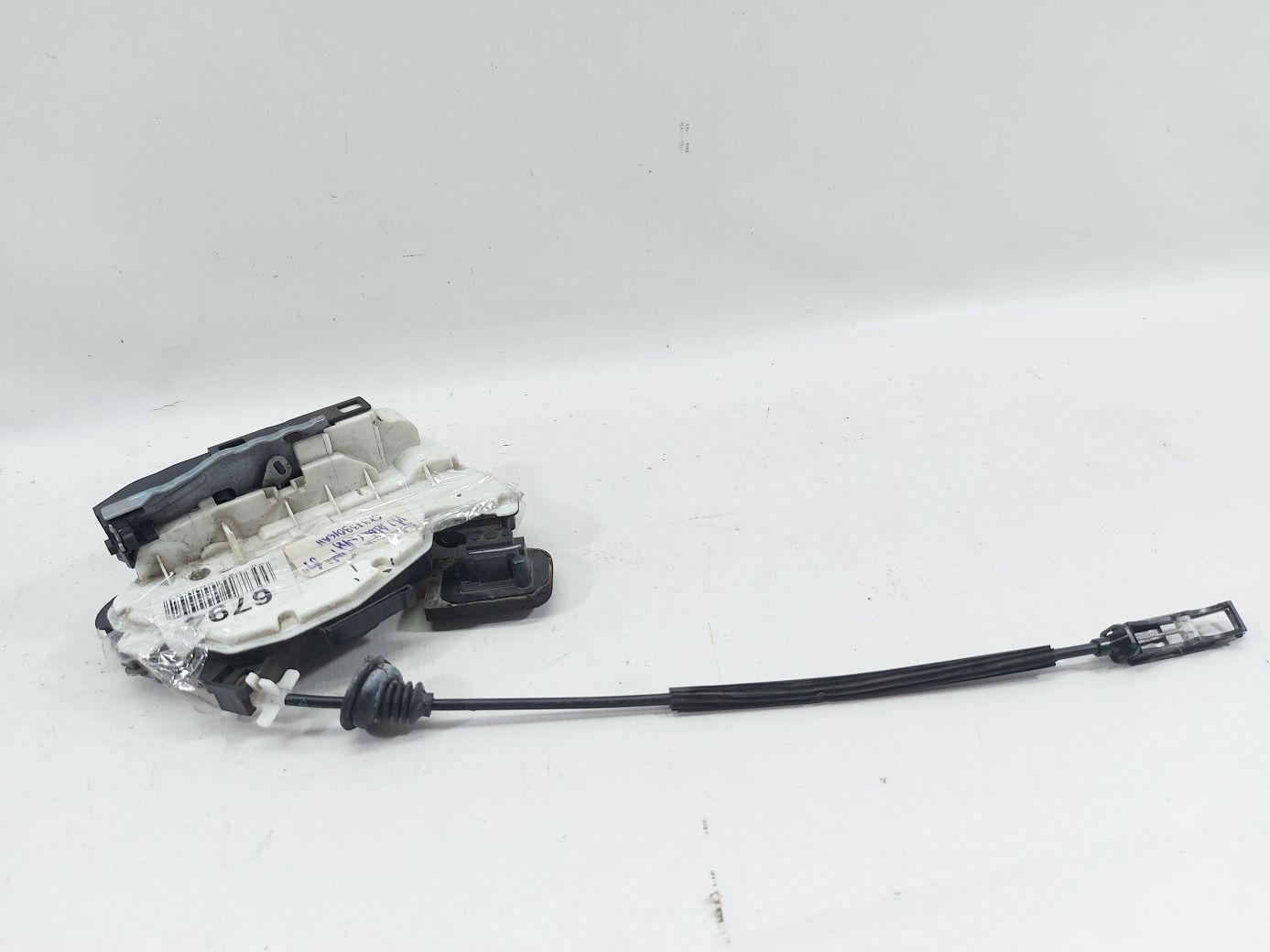 Jetta. Привід замку двері передньої правої Volkswagen Jetta 2011-2018 5K4839016AH Volkswagen Jetta