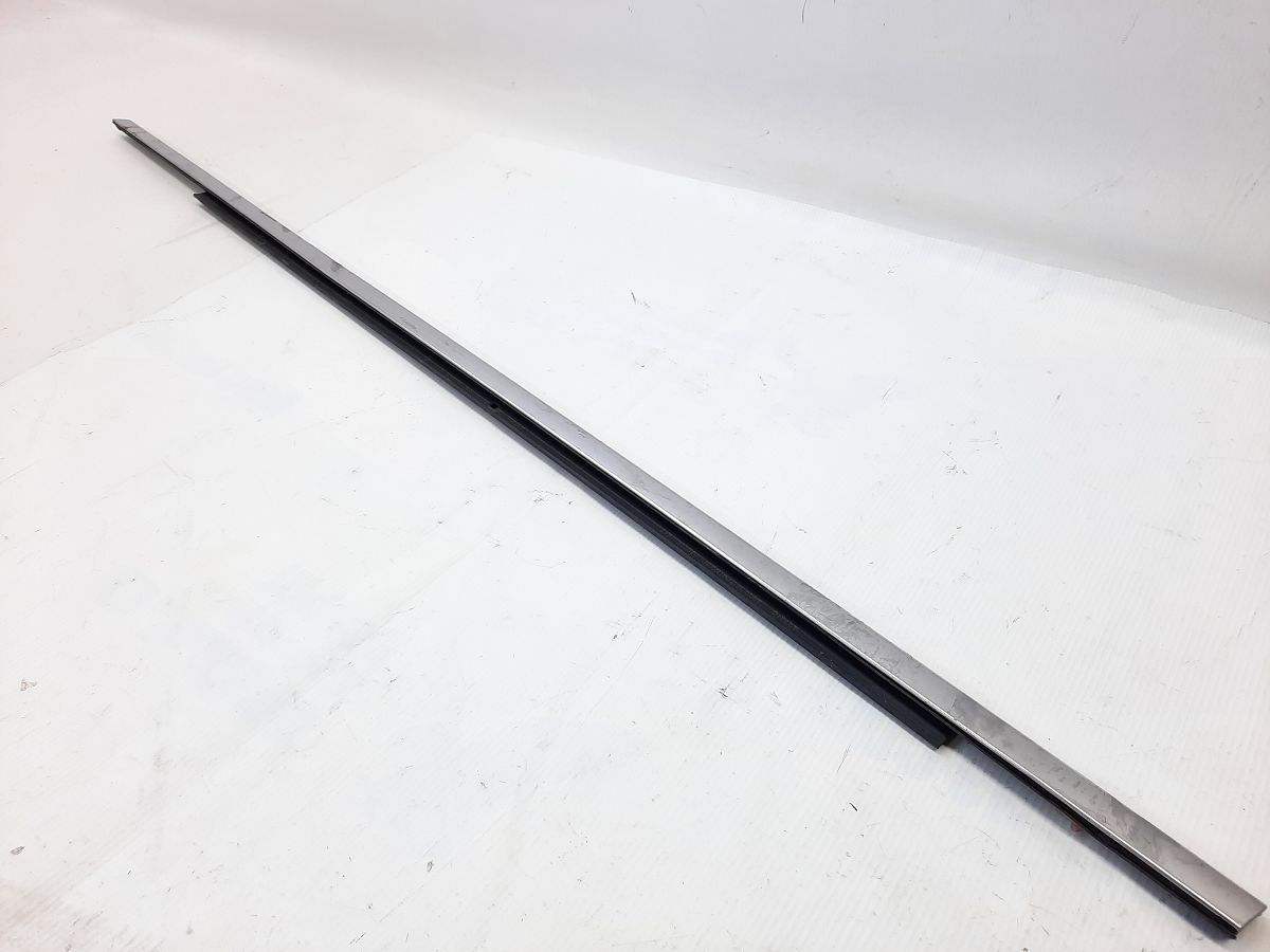 200 limited. Ущільнювальна гумка скла передньої лівої зовнішня Chrysler 200 Limited 2015-2017 68144975AC Chrysler 200 Limited