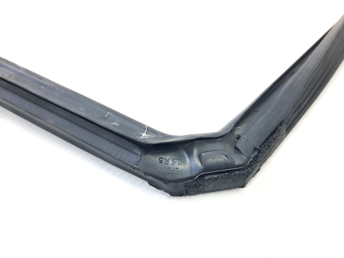 Elantra Направляющая резинка стекла двери задней правой Hyundai Elantra 2011-2016 835403X000 Hyundai Elantra 7