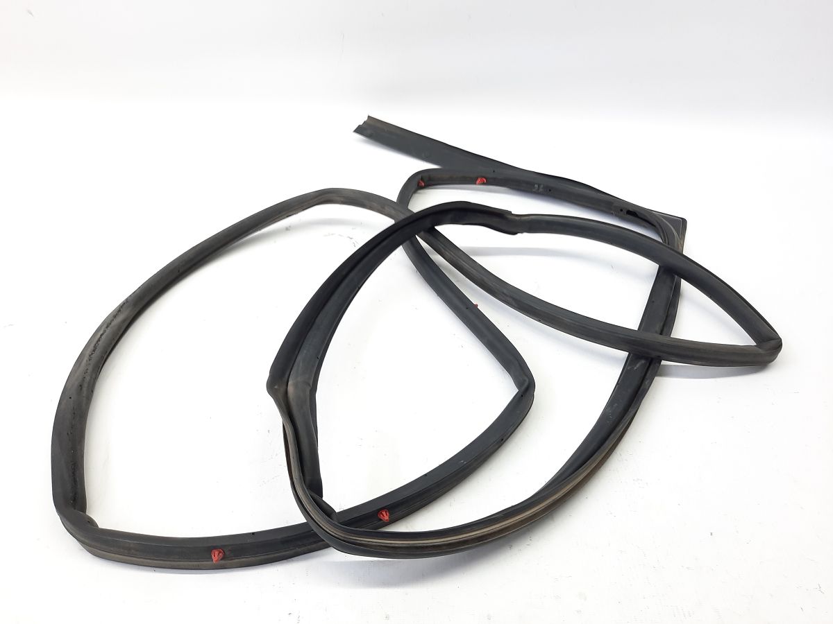 Journey Уплотнительная резинка двери задней правой Dodge Journey 2009-2020 5076868AC Dodge Journey 9