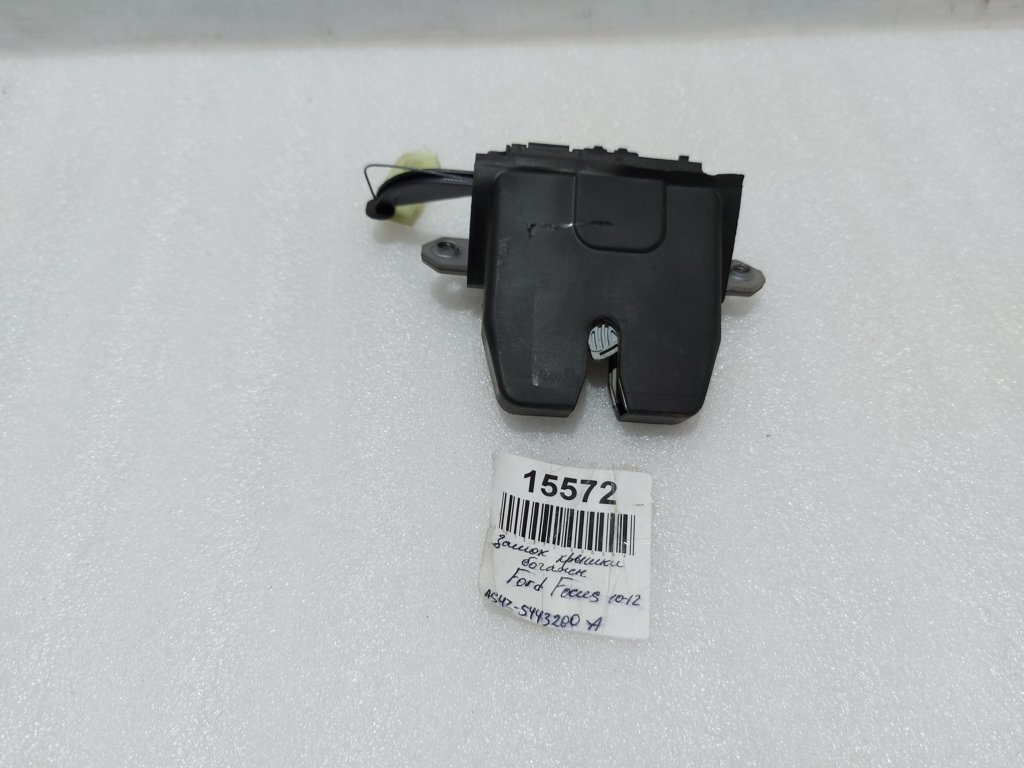 Focus Замок кришки багажника Ford Focus 2010-2011 AS4Z5443200A Ford Focus 1