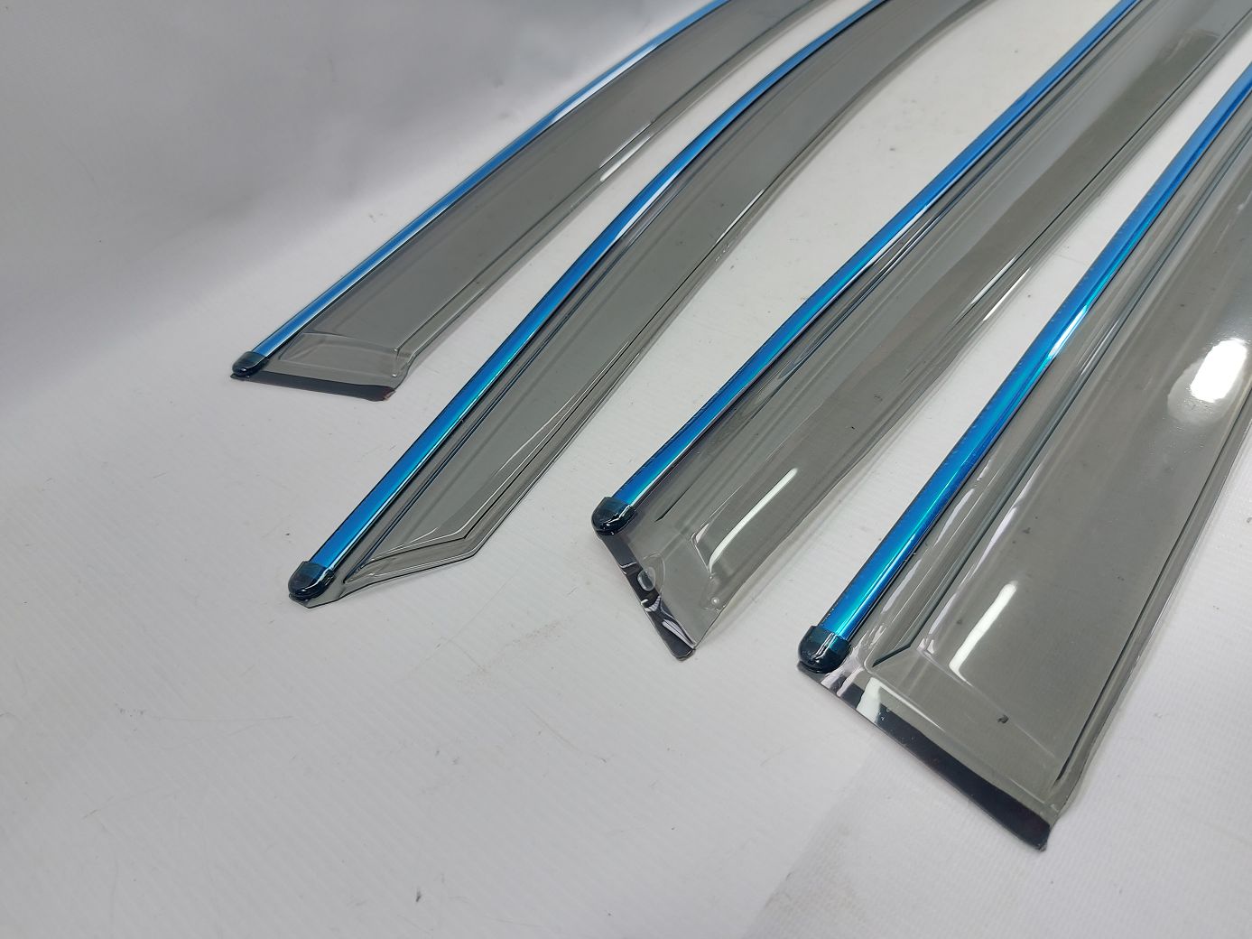 Вітровики бокового скла Дефлектори вікон Volkswagen dflc00007 Volkswagen ID.6X 3