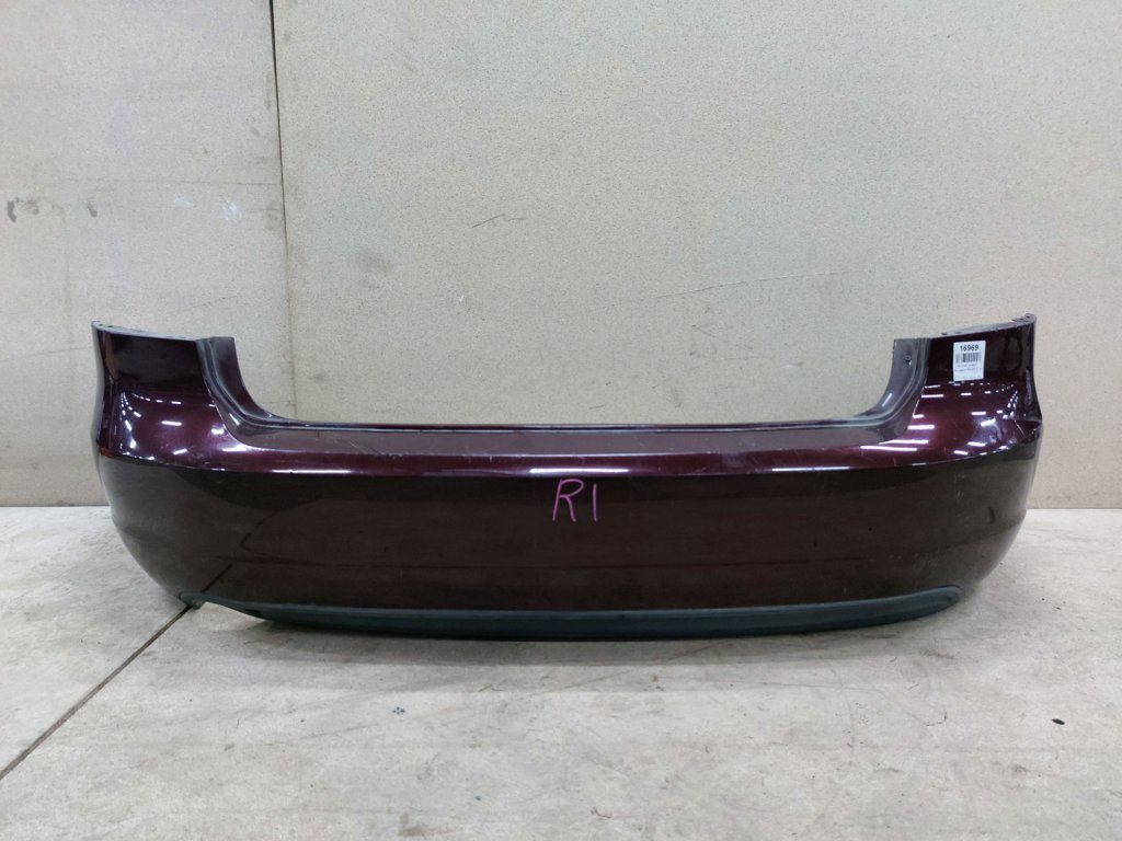 Passat. Бампер задній Volkswagen Passat 2012-2015 561807421EGRU Volkswagen Passat