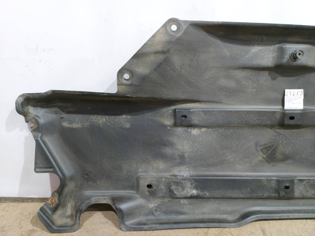 Dart Захист днища центральний правий Dodge Dart 2013-2019 68082726AE Dodge Dart 9