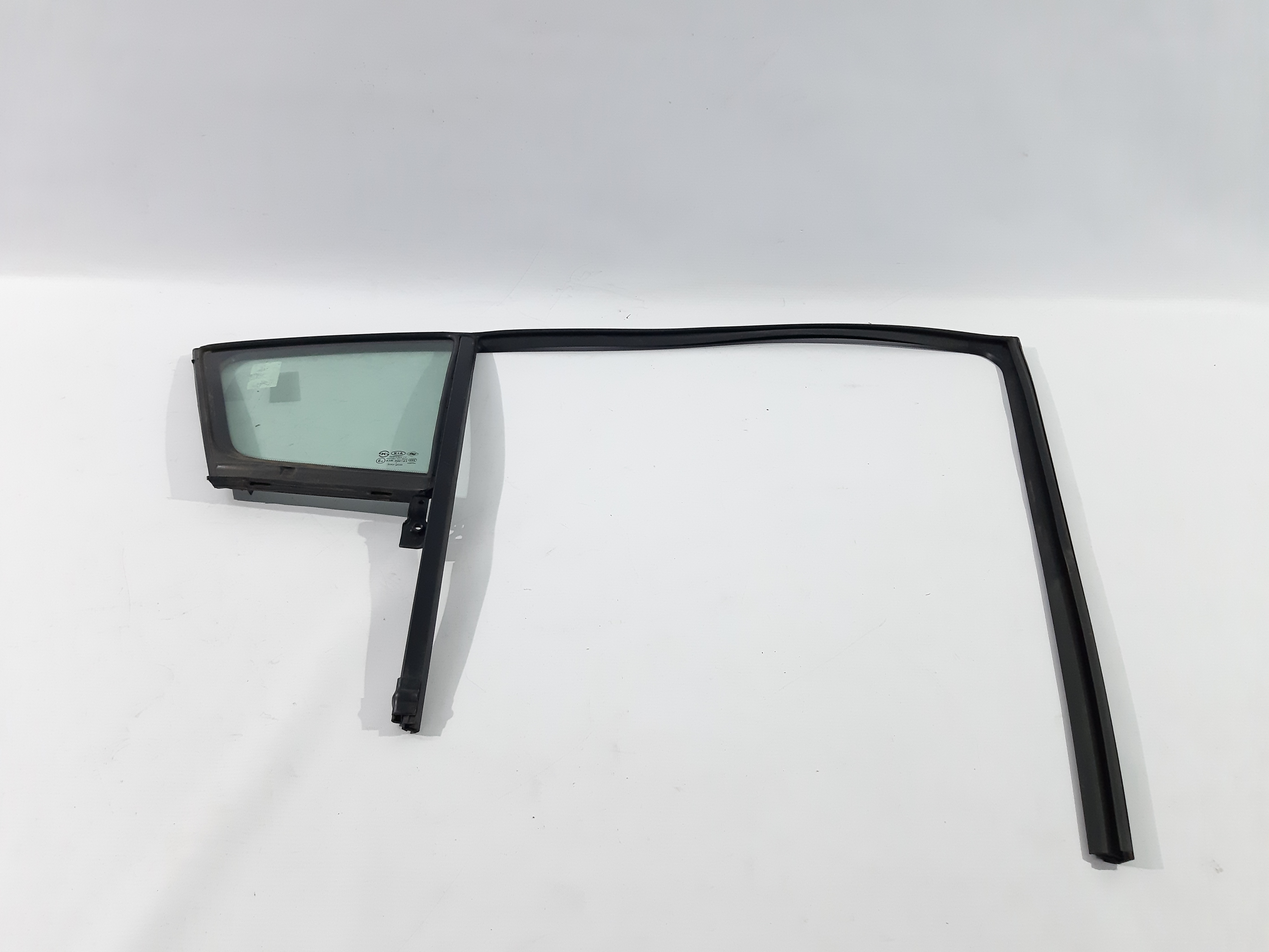 Forte Напрямна гумка скла дверей задньої правої Kia Forte 2014-2016 83541A7000 Kia Forte 7