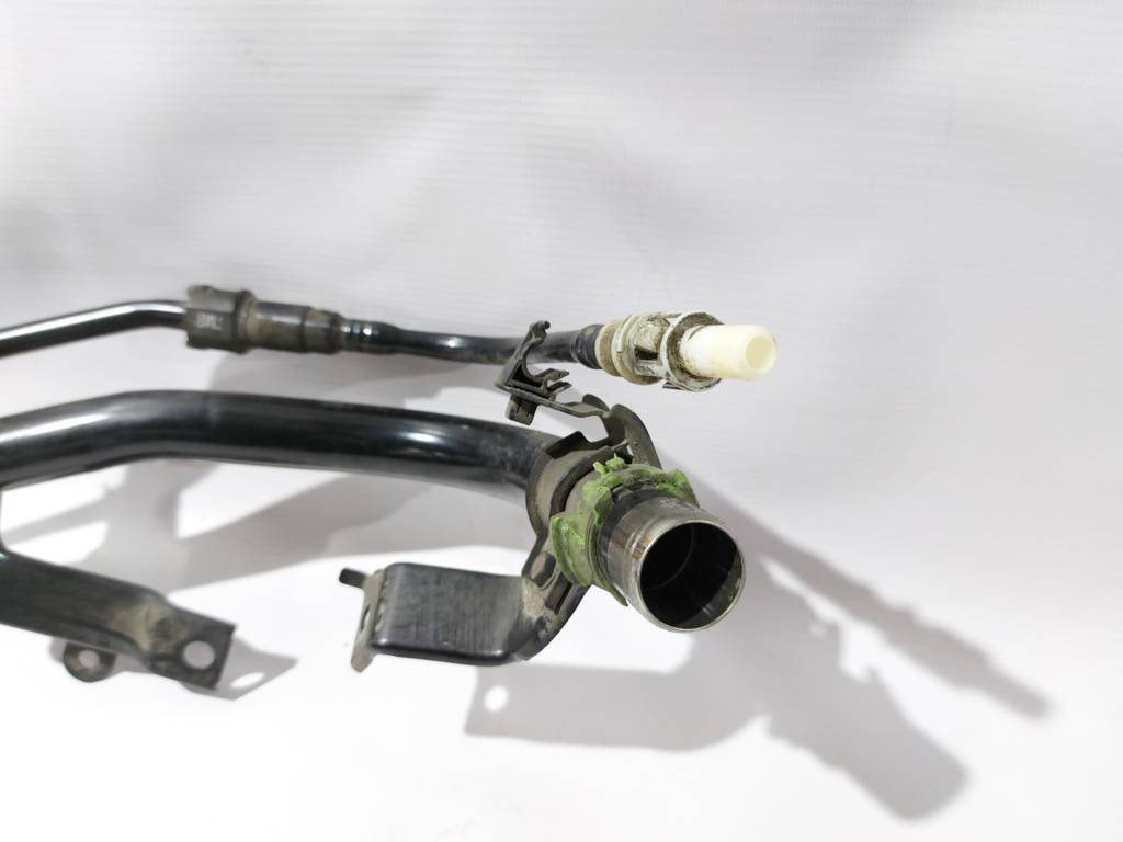 Insight Заливна горловина Honda Insight 2010 17649TM8L01 Honda Insight 10