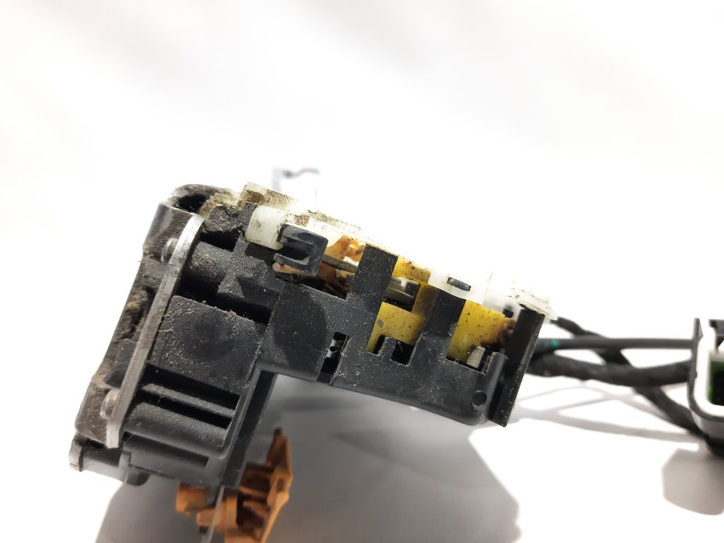 Volt Замок дверей задньої лівої Chevrolet Volt 2010-2016 13579553 Chevrolet Volt 4