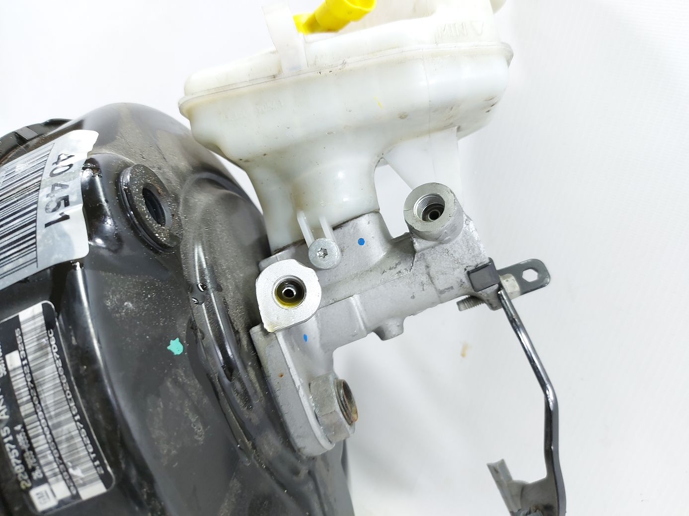 Regal Головний гальмівний циліндр Buick Regal 2016 84073180 Buick Regal 2