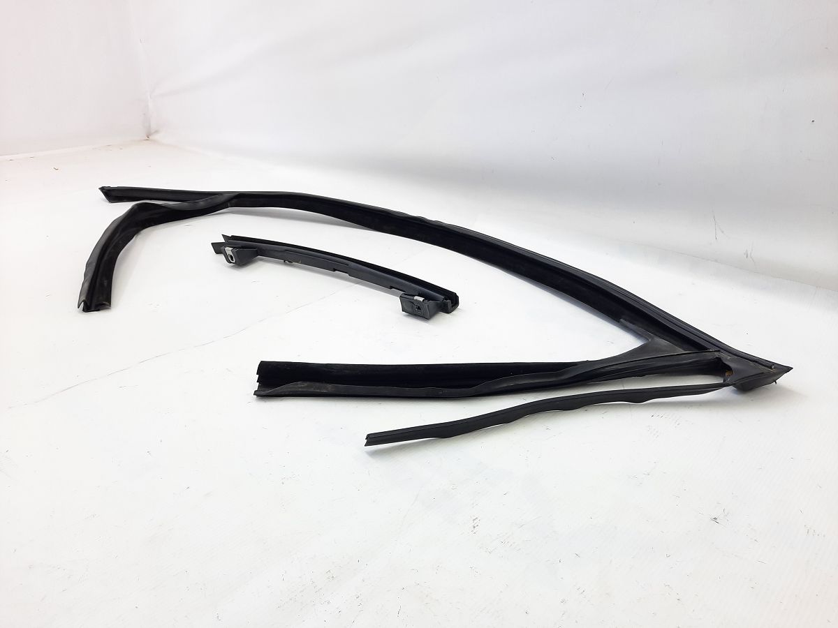 Malibu Ущільнювач скла арки двері передньої лівої Chevrolet Malibu 2013-2016 23222920 Chevrolet Malibu 2