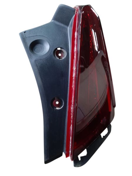 Товары с дефектами Фонарь задний правый (паяный) Cadillac XT5 `17-19 84057090 Cadillac XT5 2