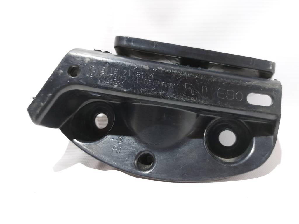 328i xdrive. Кріплення бампера заднього праве BMW 328i xDrive 2006-2011 51127118194 BMW 328i xDrive