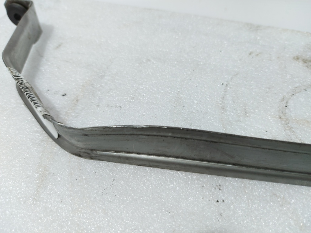 5 series Кріплення паливного бака ліве/праве BMW 5 series 2010-2019 16117053972 BMW 5 series 6