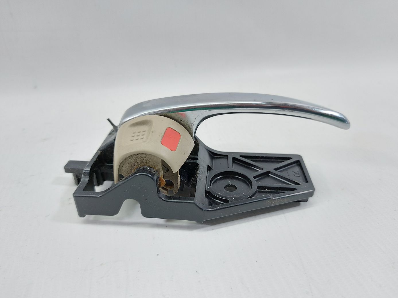 Kizashi Ручка двери задней правой внутренняя (хром) Suzuki Kizashi 2011-2013 8311057L20C48 Suzuki Kizashi 3