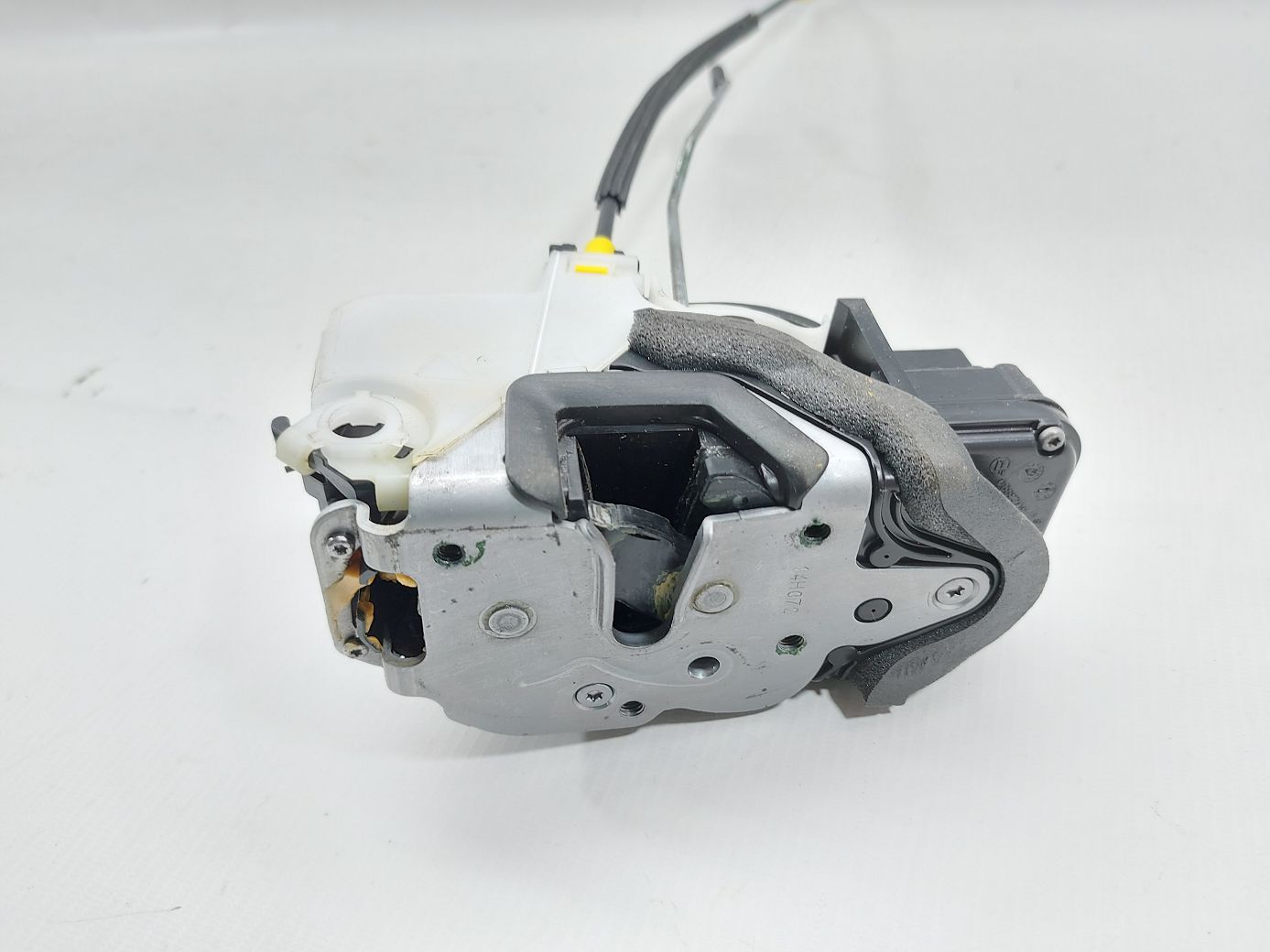 Malibu. Замок двері передньої правої Chevrolet Malibu 2013-2015 13579523 Chevrolet Malibu
