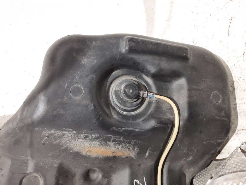 Passat s Бензобак із горловиною Volkswagen Passat S 2012-2016 561201055A Volkswagen Passat S 5