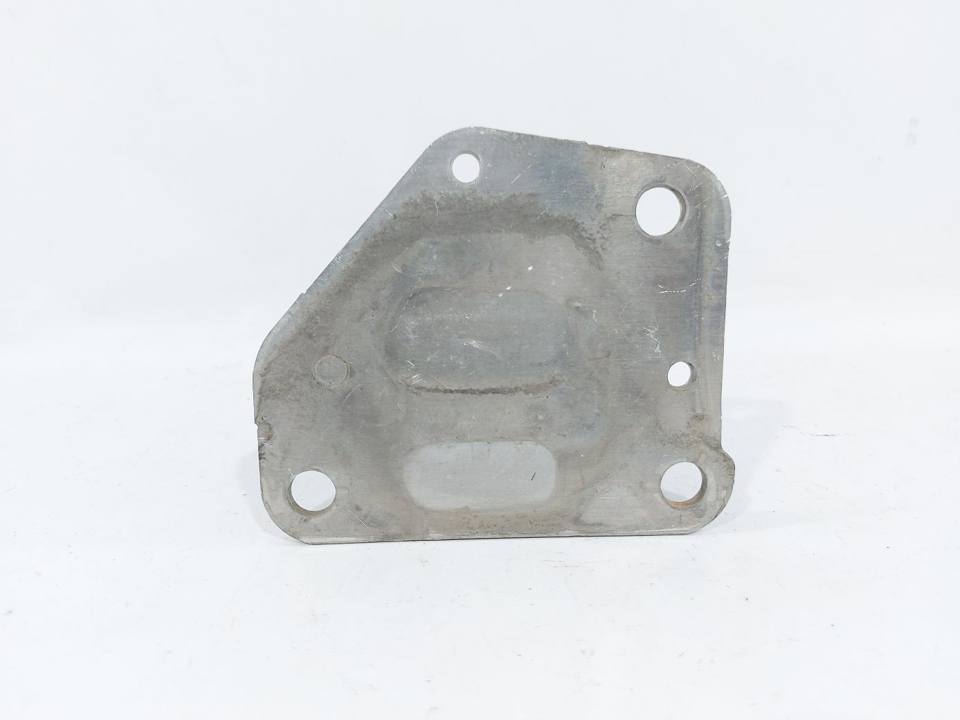 Dart Кронштейн усилителя переднего правый Dodge Dart 2014-2016 68187810AB Dodge Dart 2