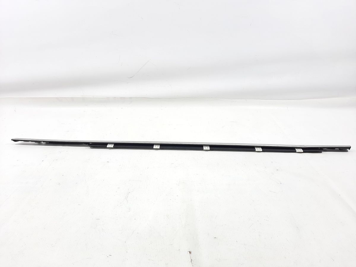 Cadenza. Ущільнювальна гумка скла передньої лівої зовнішня (хром) Kia CADENZA 2014-2016 822103R001 Kia CADENZA Cadenza. Ущільнювальна гумка скла передньої лівої зовнішня (хром) Kia CADENZA 2014-2016 822103R001 Kia CADENZA