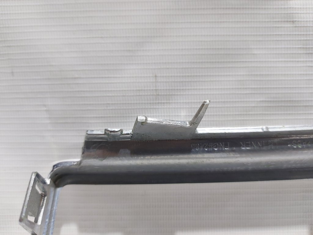 Camaro Накладка задня ліва ліхтаря (хром) Chevrolet Camaro 2012-2013 22744324 Chevrolet Camaro 4