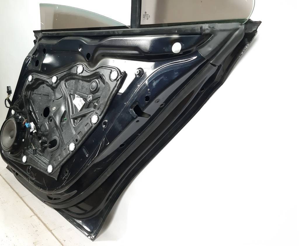 Passat cc Дверь задняя правая голая Volkswagen Passat CC 2009-2017 3C8833056E Volkswagen Passat CC 12