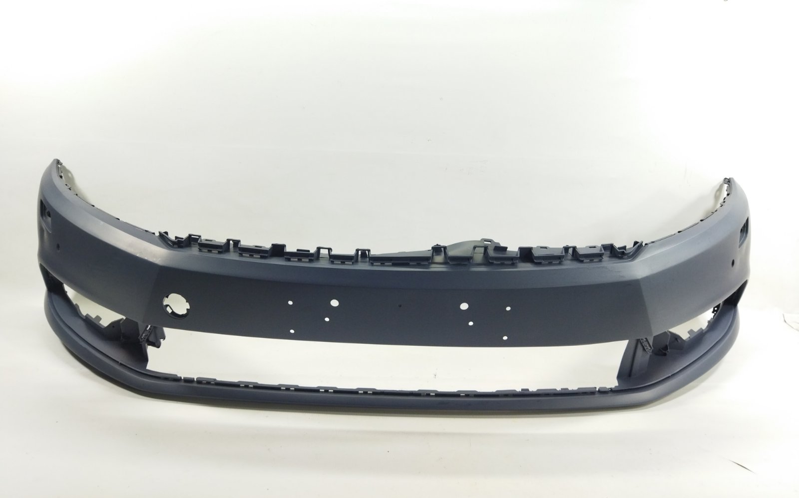 Передні бампери Передній бампер Volkswagen Passat CC 2012-2017 3C8807221F Volkswagen Passat CC 2