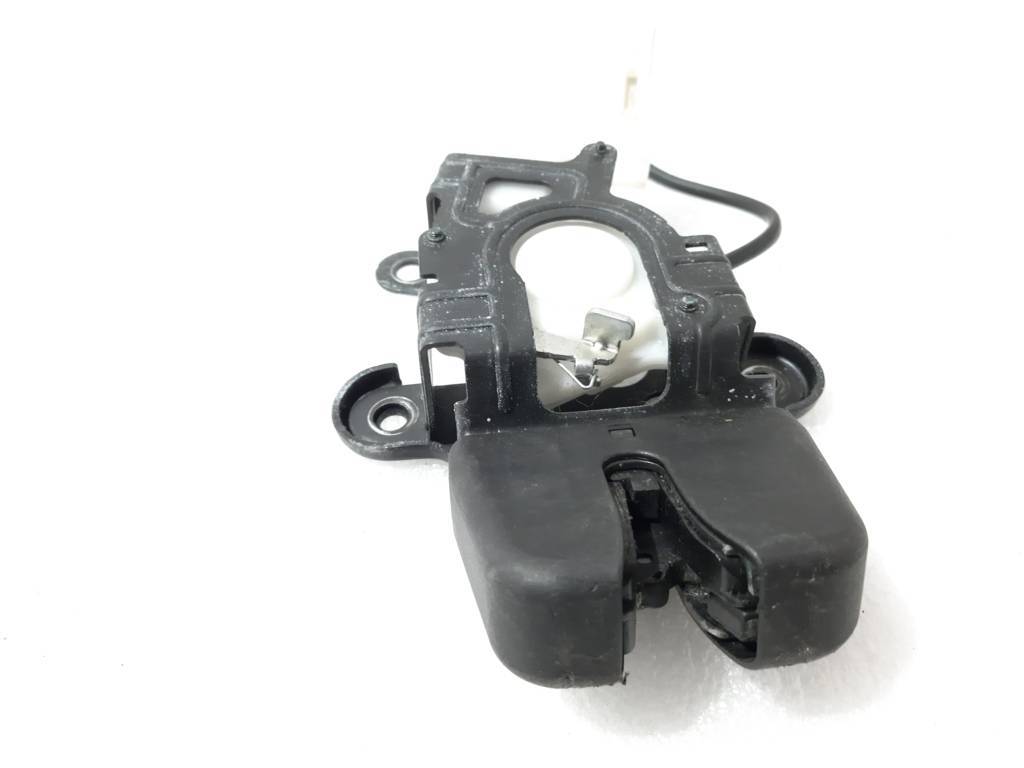 Insight Замок крышки багажника Honda Insight 2010-2014 74801TM8J03 Honda Insight 9