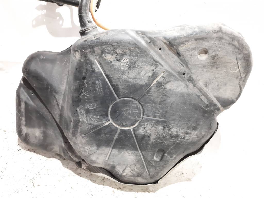 Passat s Бензобак с горловиной Volkswagen Passat S 2012-2016 561201055A Volkswagen Passat S 10