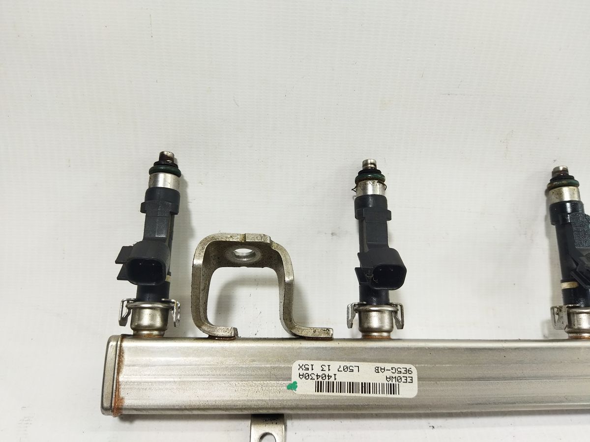 Escape Паливна рейка з форсунками Ford Escape 2013-2019 6M8Z9D280C Ford Escape 3