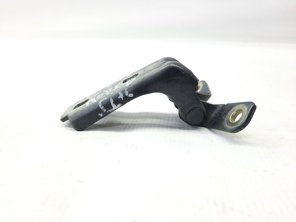 Ats Петля двери передней правой/левой верх/низ Cadillac ATS 2005-2021 13501712 Cadillac ATS 4