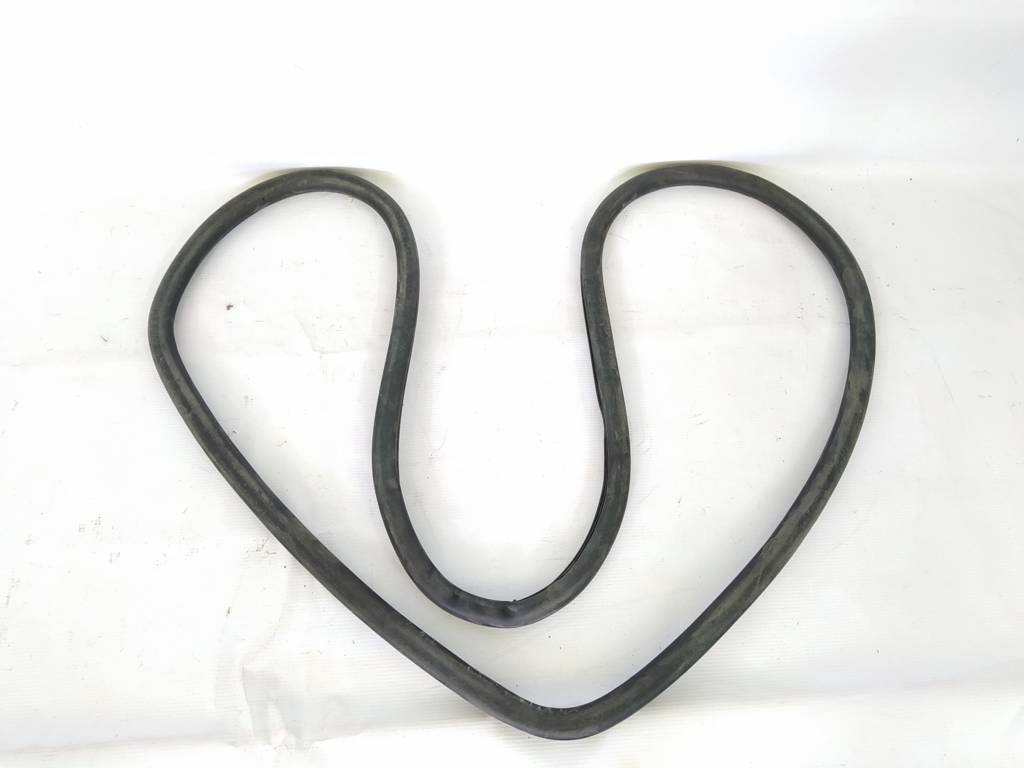 200 limited. Ущільнювальна гумка отвору дверей задньої лівої Chrysler 200 Limited 2015-2017 68144967AD Chrysler 200 Limited