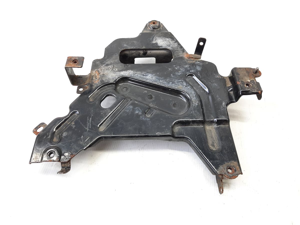 Sentra Кронштейн подиума АКБ Nissan Sentra 2013-2019 648603SG0A Nissan Sentra 6