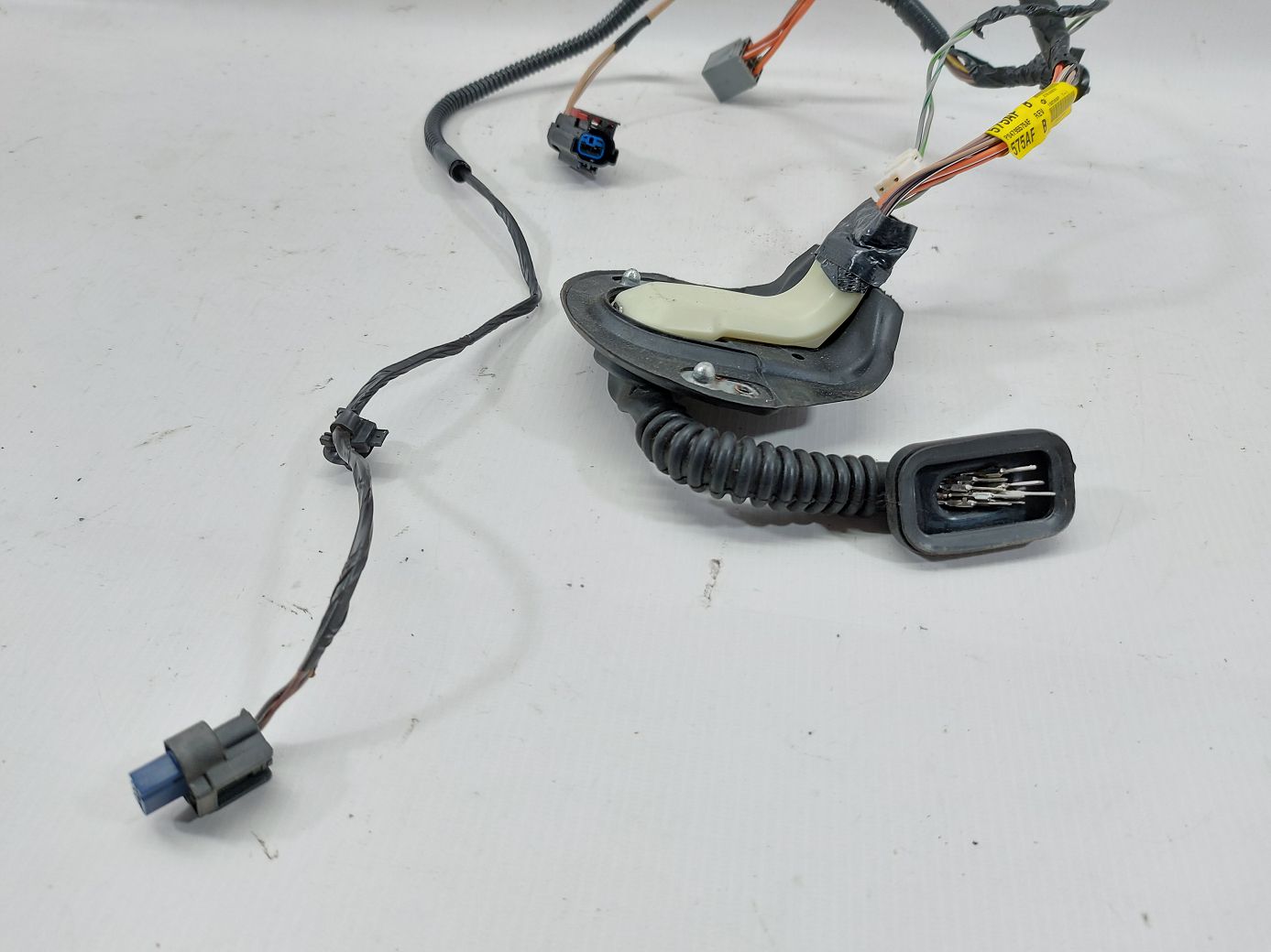 Patriot Проводка дверей задньої лівої Jeep Patriot 2012 04795575AF Jeep Patriot 2