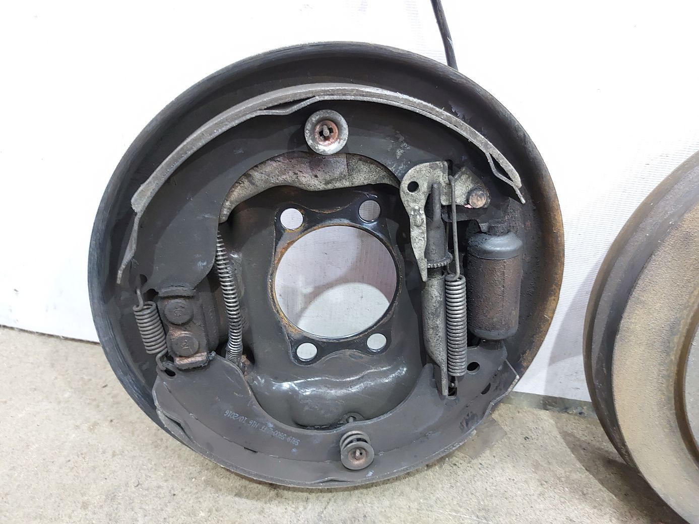 Patriot Барабан задній лівий/правий Jeep Patriot 2012 5105617AC Jeep Patriot 7