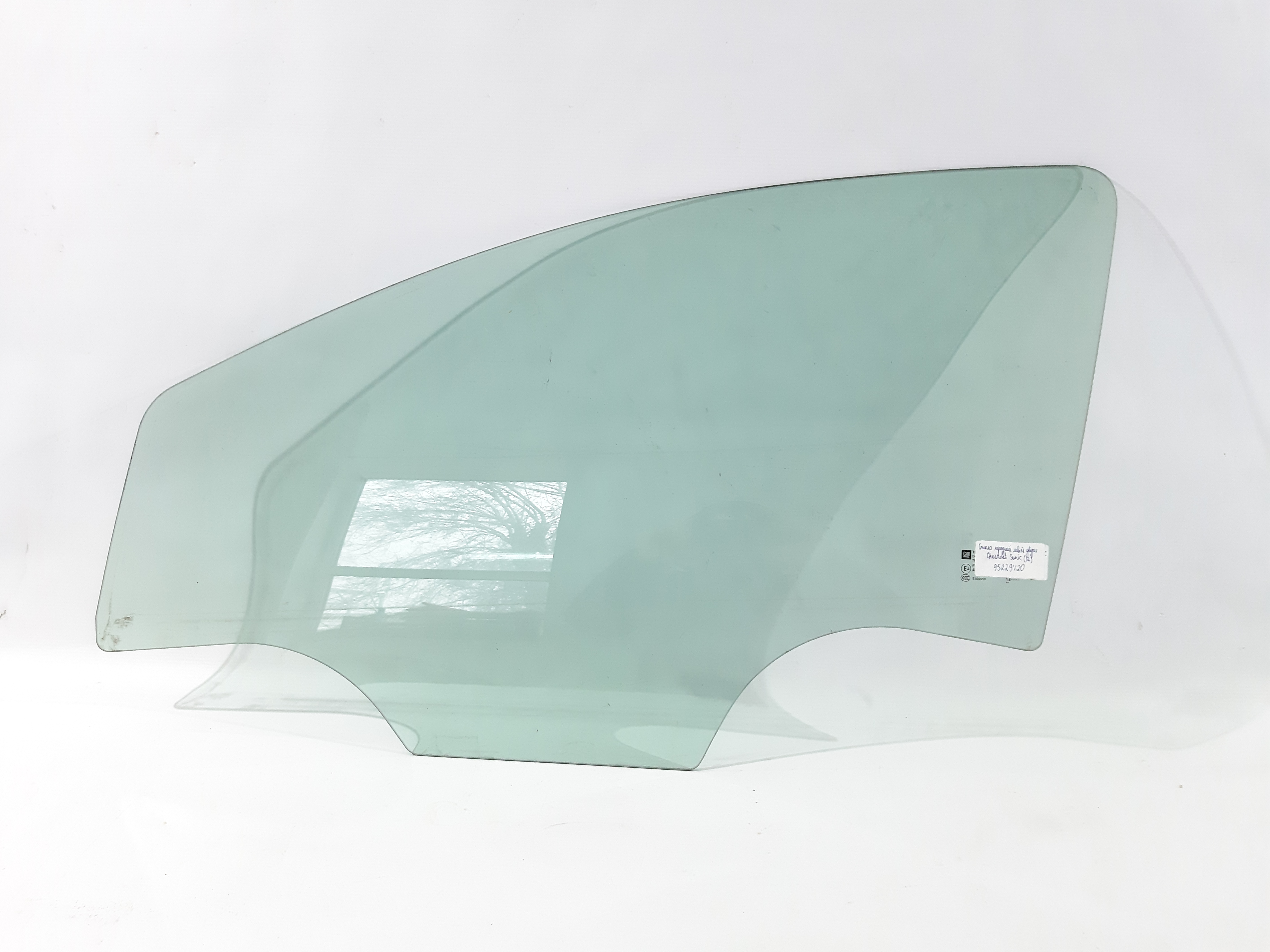 Sonic. Стекло двери передней левой Chevrolet Sonic 2012 95229720 Chevrolet Sonic
