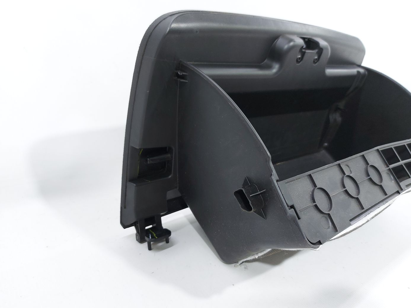 Trax Бардачок Chevrolet Trax 2015-2021 42476072 Chevrolet Trax 3