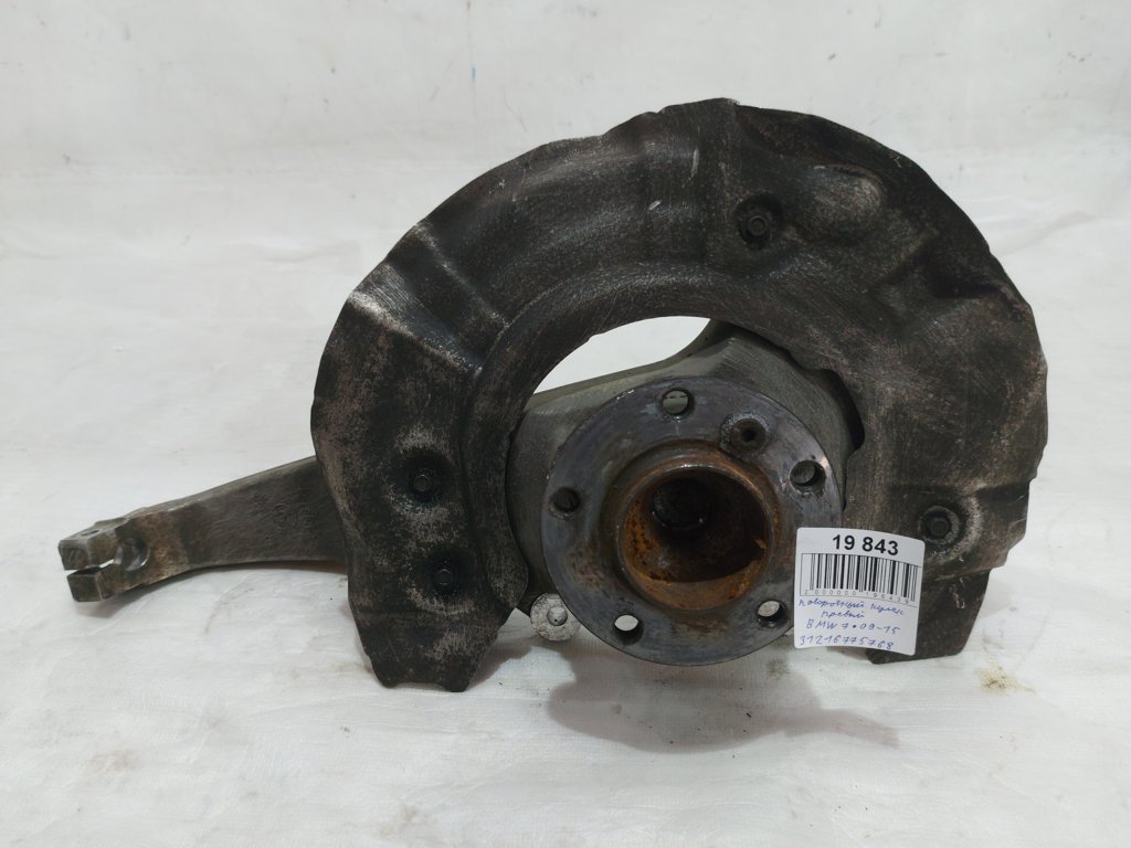 7 series. Поворотний кулак правий BMW 7 2009-2015 31216775768 BMW 7