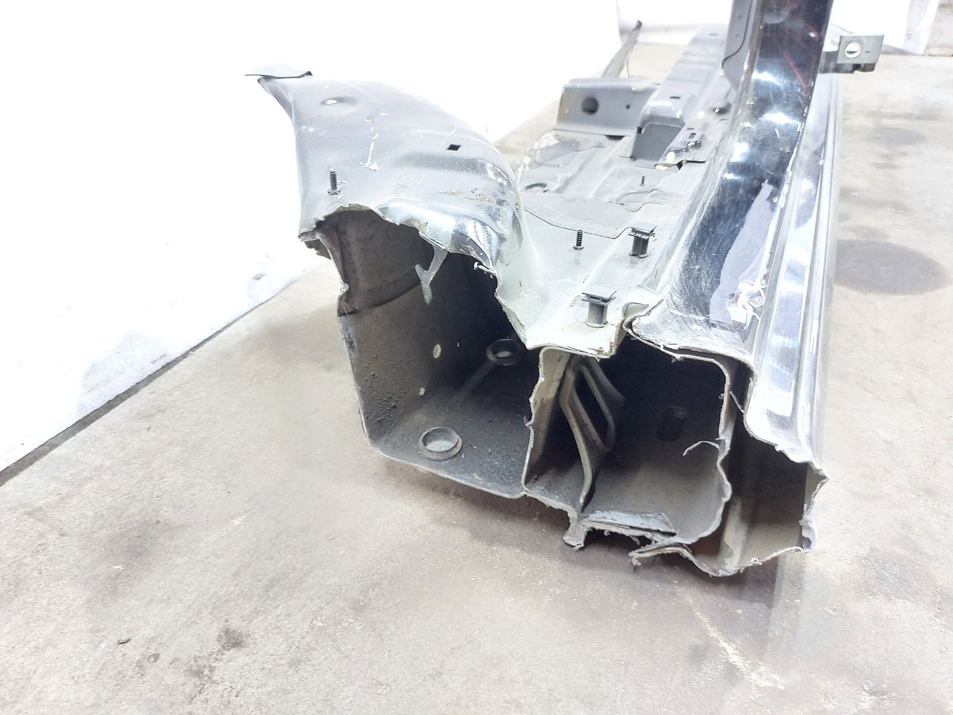 Passat s Стійка центральна права (метал) Volkswagen Passat S 2012-2019 561809606A Volkswagen Passat S 4