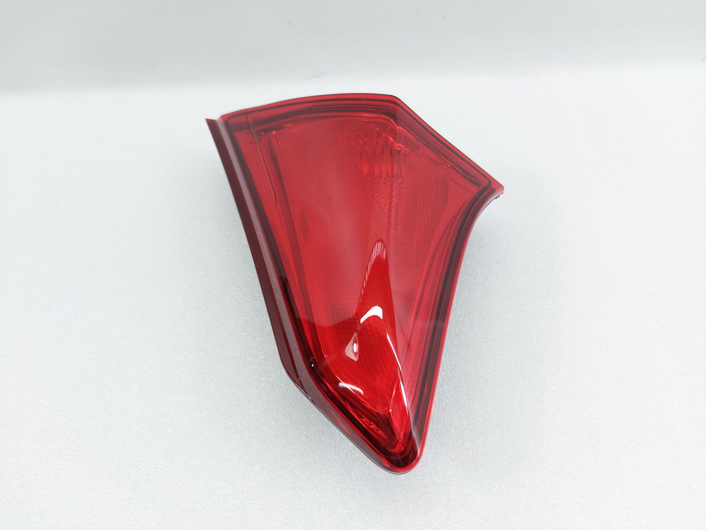 Задні ліхтарі Ліхтар кришки багажника правий Nissan Kicks 2018-2021 265505RA0B Nissan Kicks 2