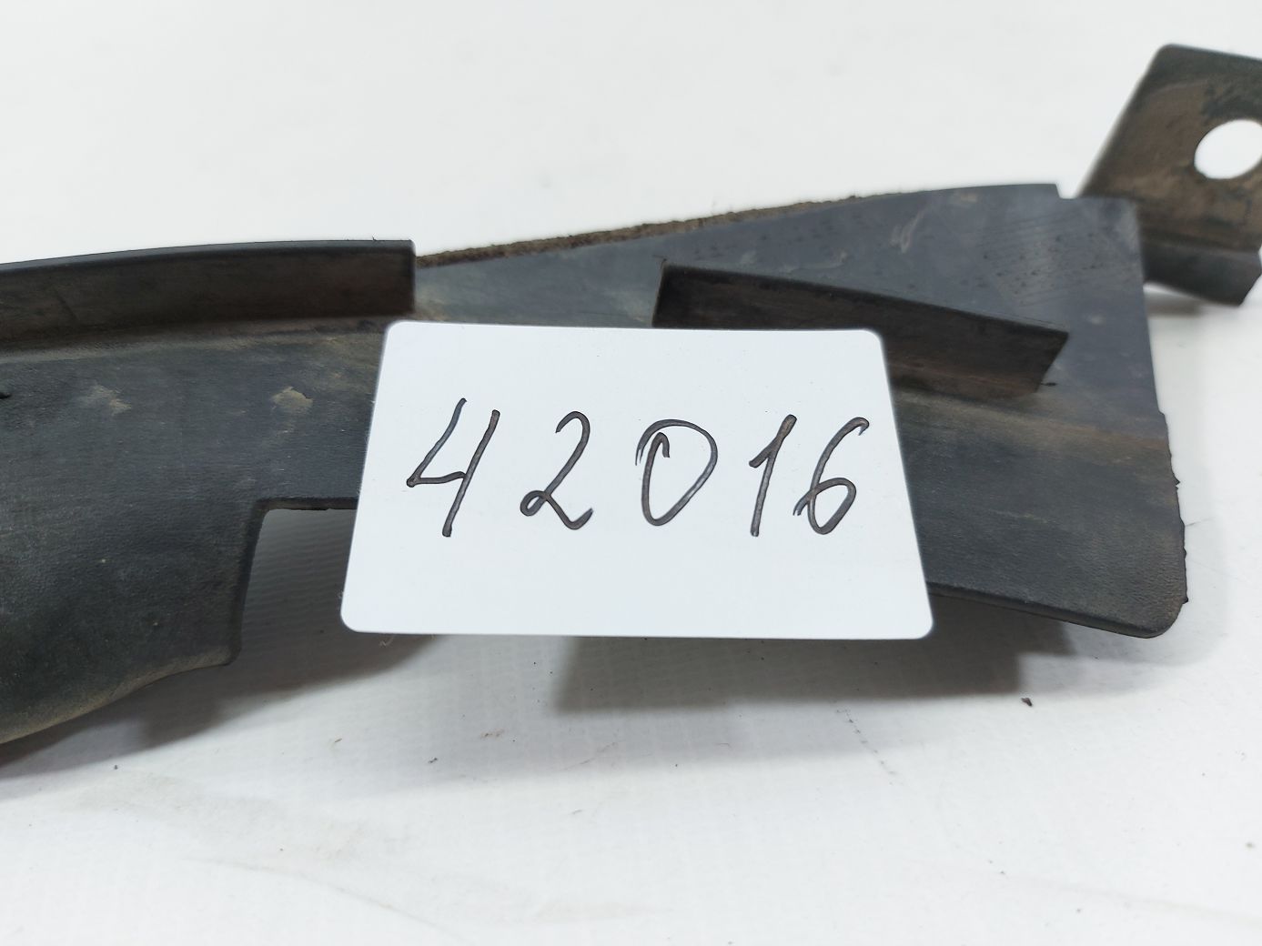 Regal Накладка водостоку збоку права Buick Regal 2011-2017 13249993 Buick Regal 6