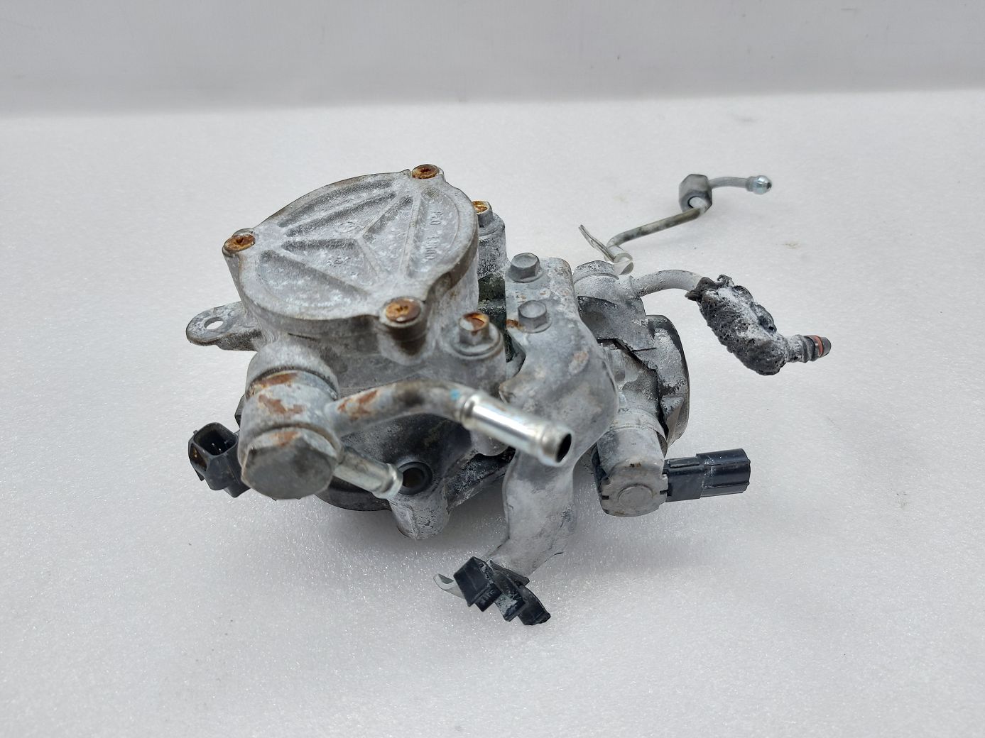 6. Вакуумний насос Mazda 6 2014-2021 PE0718G00B Mazda 6 6. Вакуумний насос Mazda 6 2014-2021 PE0718G00B Mazda 6