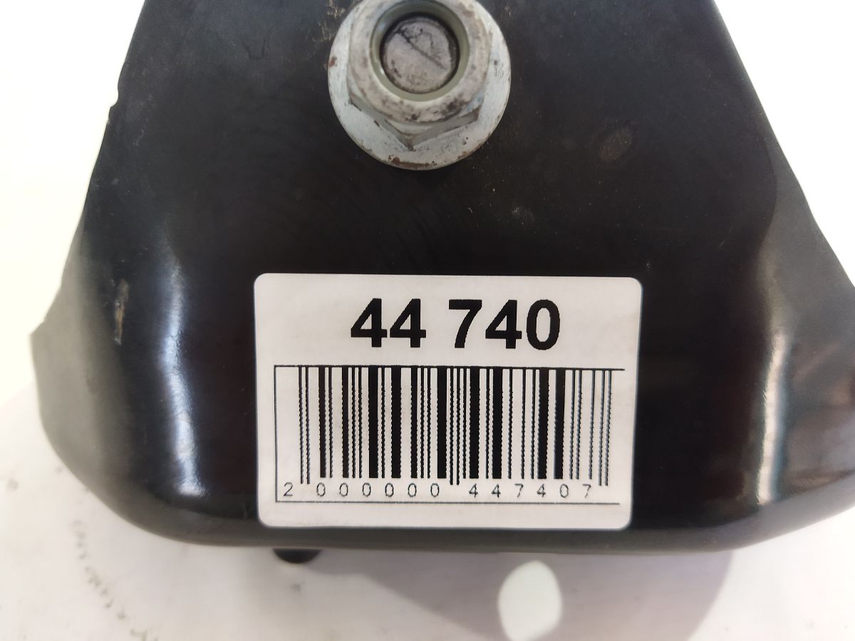 Fiesta Кронштейн задньої балки правий Ford Fiesta 2011-2019 BE8Z5596A Ford Fiesta 4