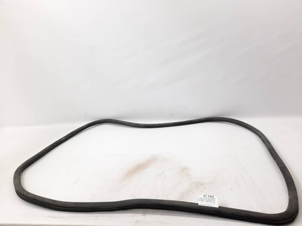 Dart Уплотнительная резинка проёма двери передней левой/правой Dodge Dart 2013-2014 68085076AF Dodge Dart 18